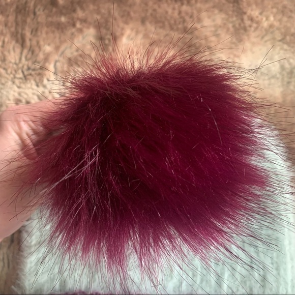 Anthropologie Fuzzy Monogram Initial D Kids Hat - Picture 3 of 9